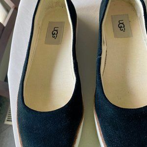Ugg Kammi slip on shoes